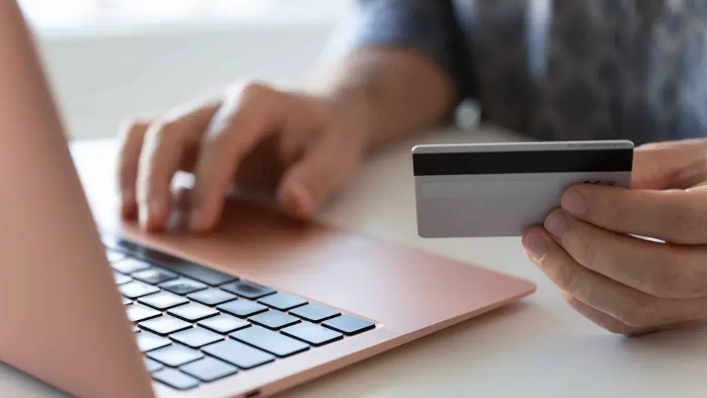 Kredittkort – bra eller dårlig å bestille kredittkort? 8 Bestille kredittkort online